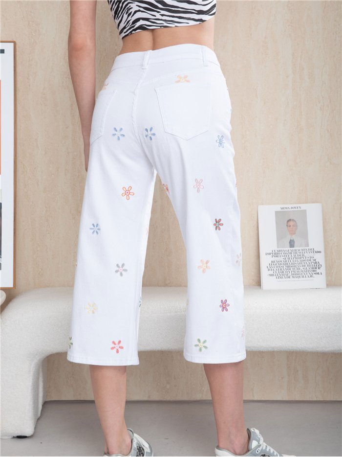 Embroidered flower culotte jeans