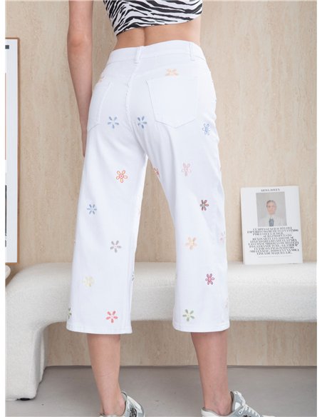 Embroidered flower culotte jeans
