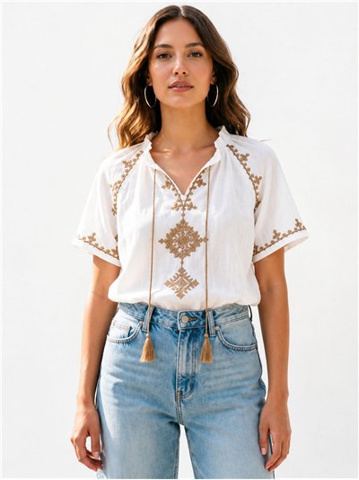Blusa bordada com franjas