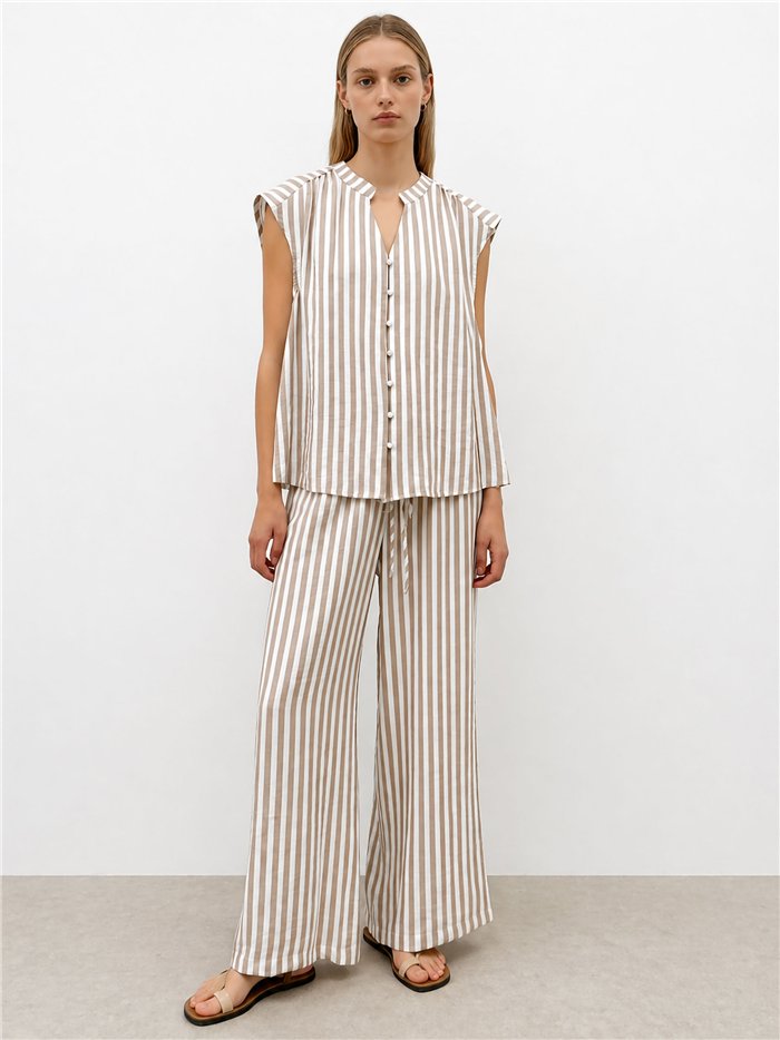 Conjunto de blusa e calça listradas fluidas