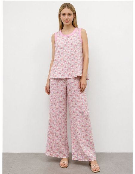 Conjunto de blusa floral e calça palazzo