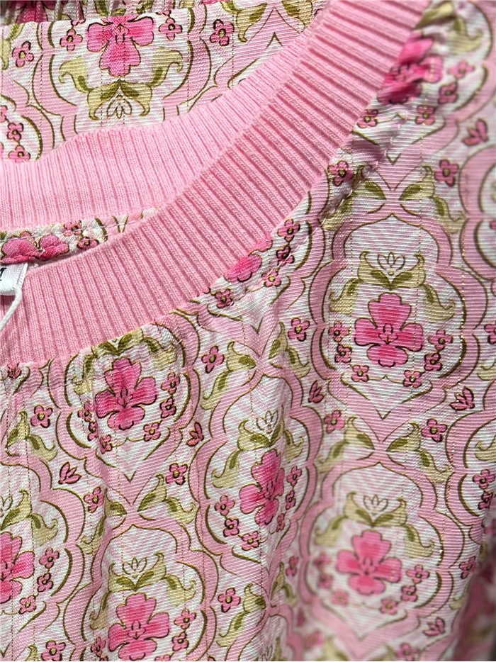 Conjunto de blusa floral e calça palazzo