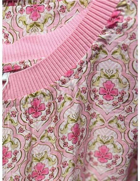 Conjunto de blusa floral e calça palazzo