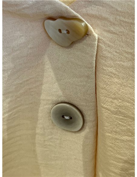 Blusa lisa com botões