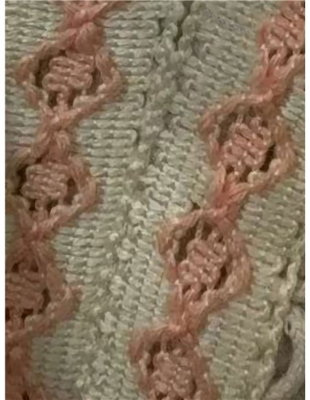 Blusa de linho bordada com mangas curtas.