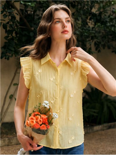 Camisa sem mangas com flores bordadas