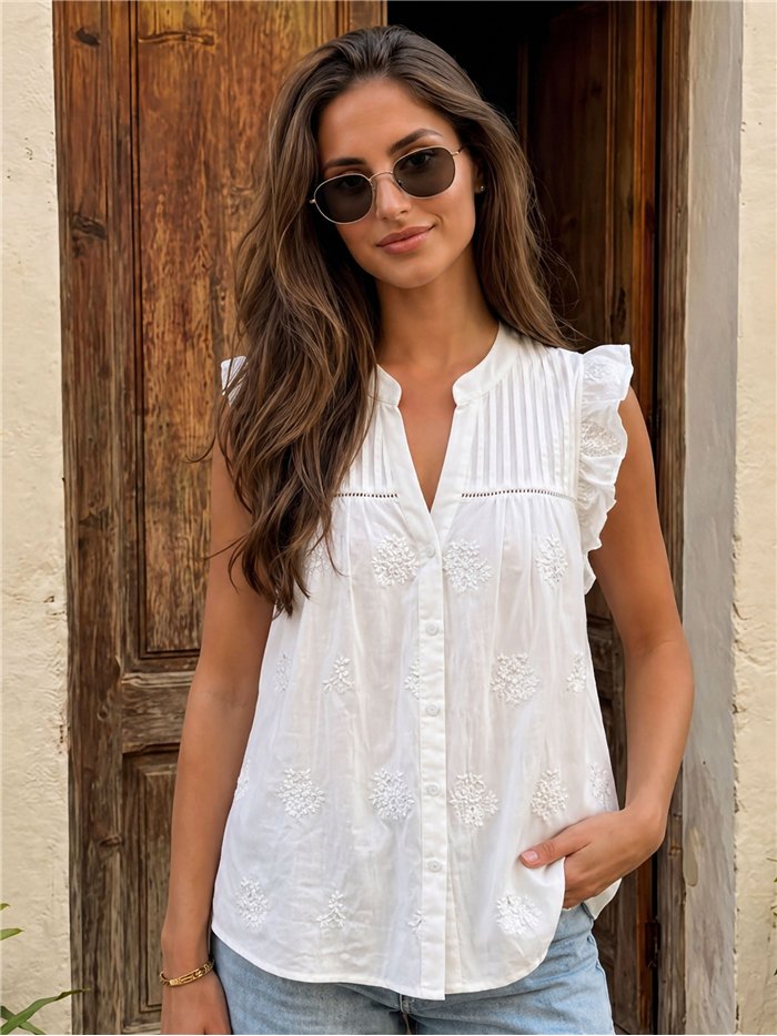 Blusa bordada com detalhe plissado floral