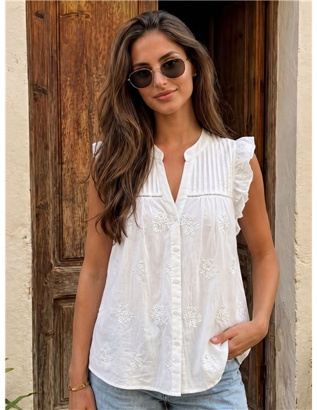 Blusa bordada com detalhe plissado floral