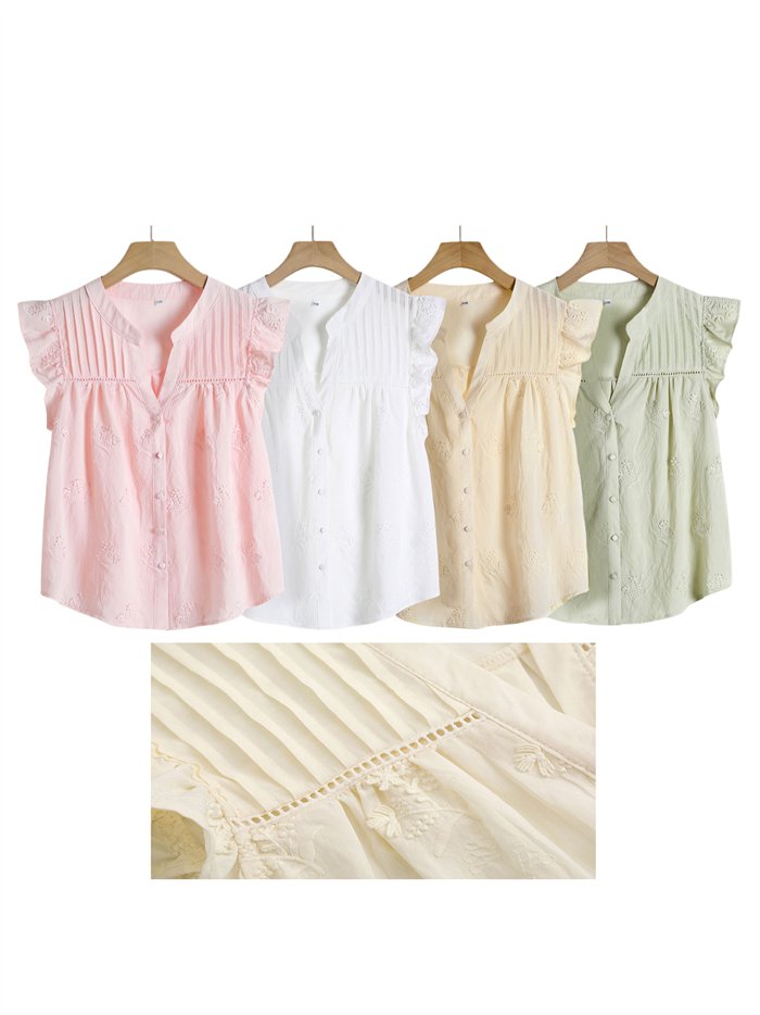 Blusa bordada com detalhe plissado floral