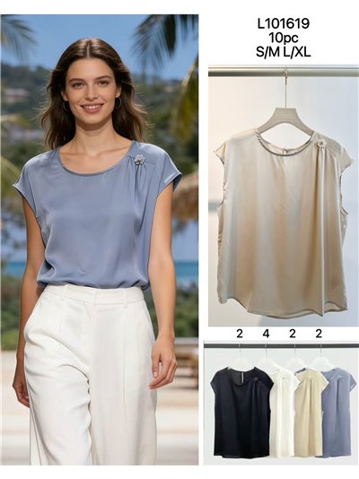 Satinbluse mit Blumenapplikation 2