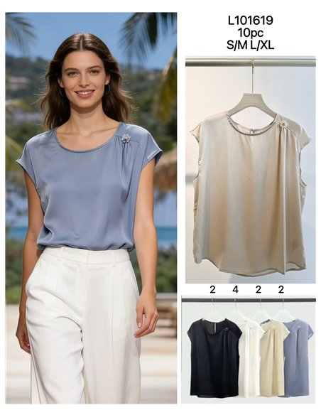Satinbluse mit Blumenapplikation