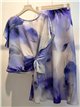 Completo composto da blusa con stampa acquerello, laccetto laterale e gonna midi.