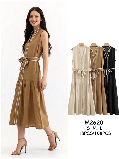 Vestido camisa com detalhes contrastantes e cinto. 2