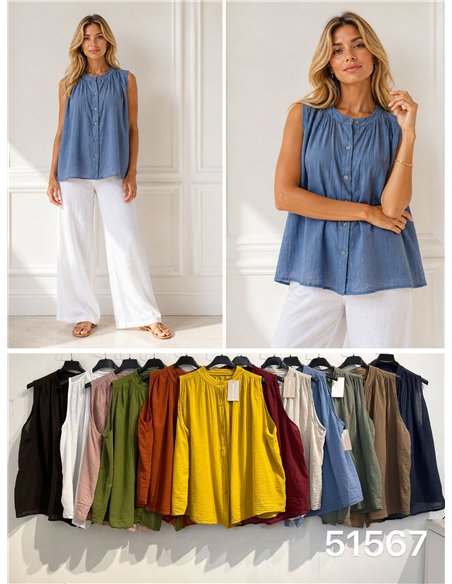 Blusa sem mangas com botões tamanho grande