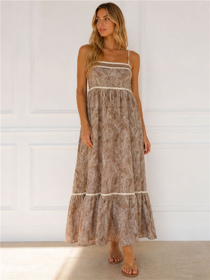 Robe longue brodée de feuilles et de bretelles