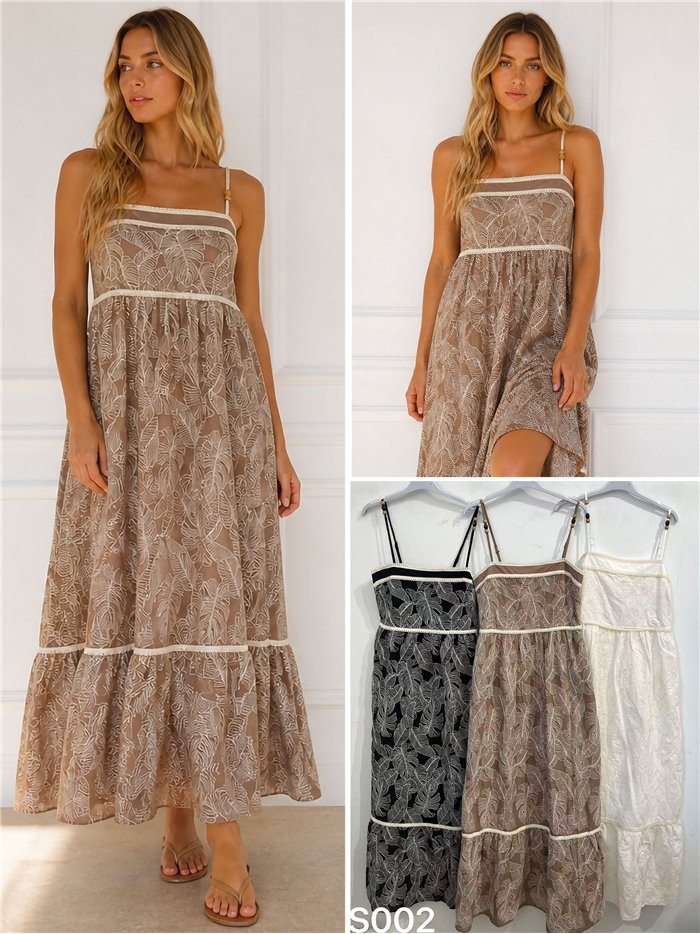 Robe longue brodée de feuilles et de bretelles