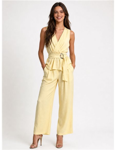 Completo in lino con top incrociato e pantaloni
