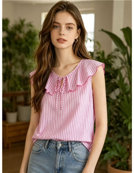 Sleeveless striped collar blouse