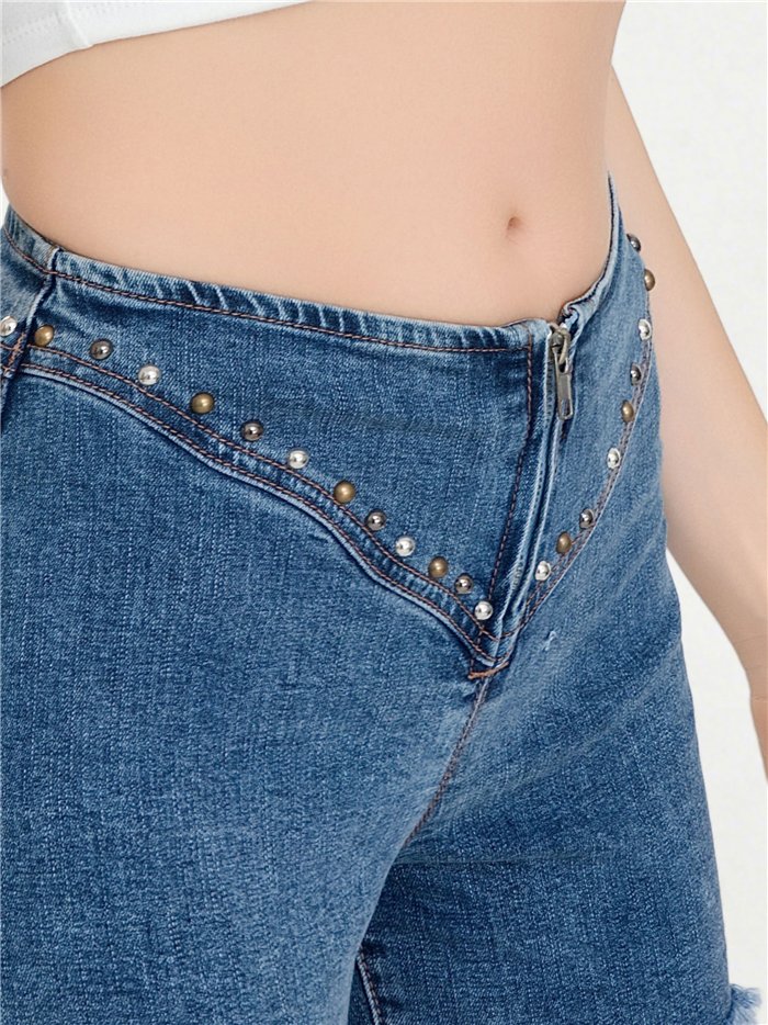 Short vaquero con tachuelas