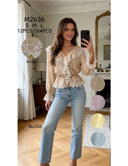 Blusa romântica com babados bordados