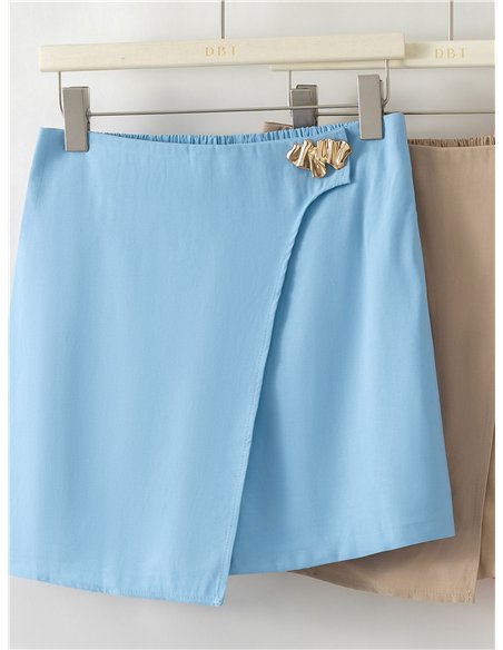 Short falda con adorno