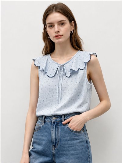 Blusa floral sin mangas con cuello bobo