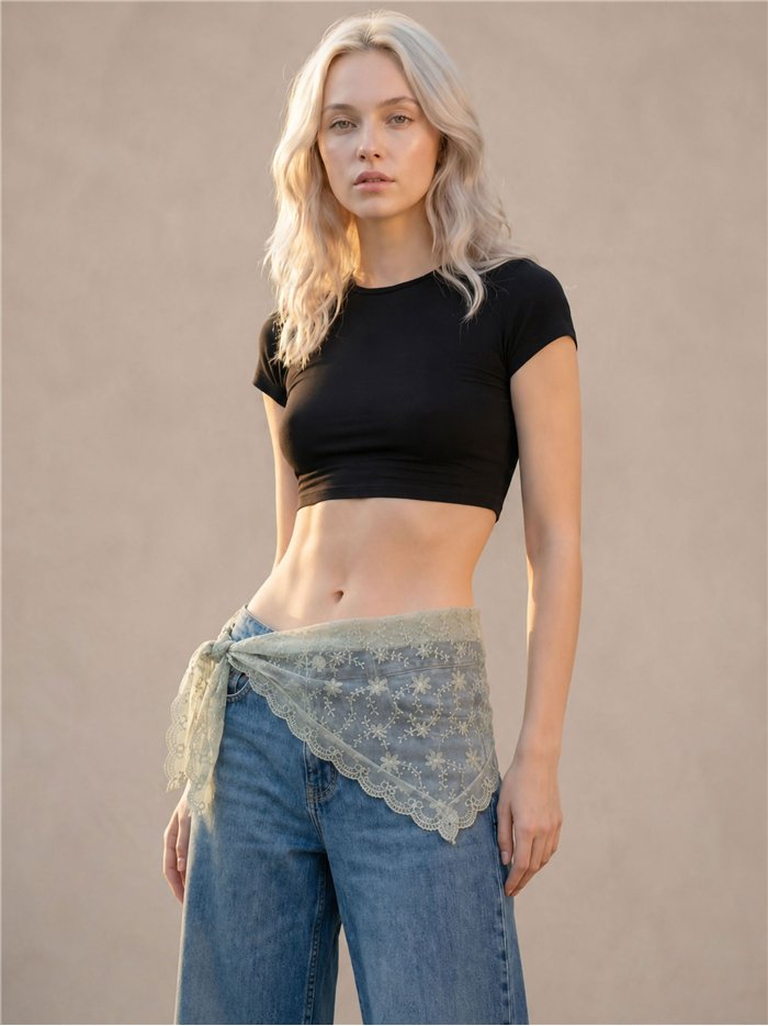 Lenço triangular de tule bordado