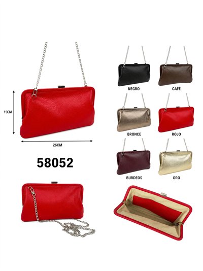 Bolso clutch de piel con cadena 2
