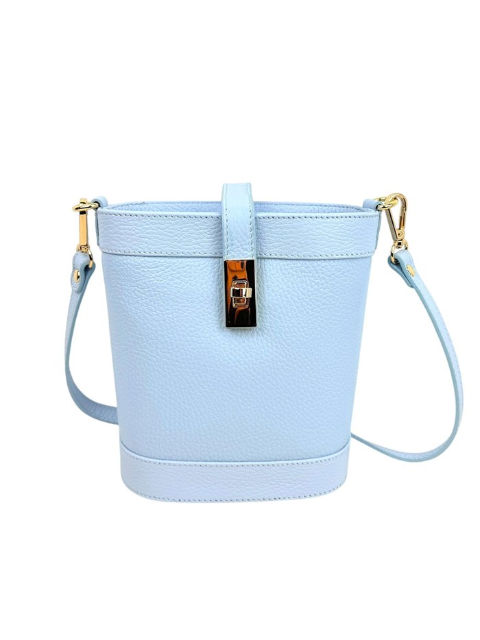 Bolso cubo de piel con cierre giratorio