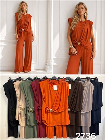 Conjunto blusa lycra drapeada con aplique metálico y pantalón 2