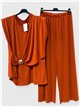 Conjunto blusa lycra drapeada con aplique metálico y pantalón