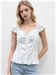 Top floral fruncido manga corta