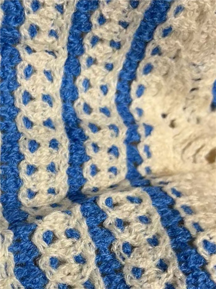 Cárdigan de crochet floral