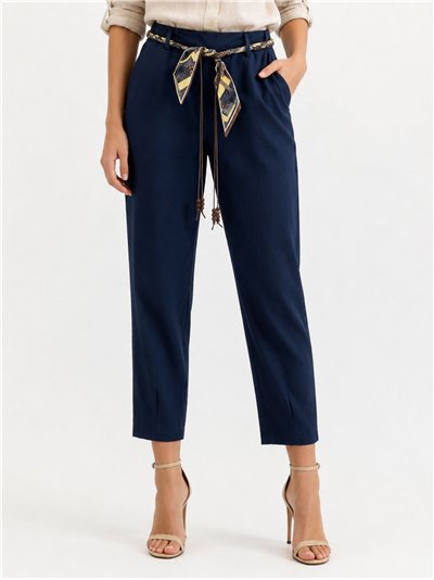 Pantalón liso con cinturón pañuelo