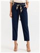Pantalón liso con cinturón pañuelo