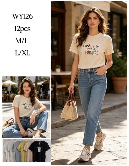 Camiseta "Amor nos olhos dela e flores"