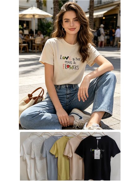 Camiseta "Amor nos olhos dela e flores"