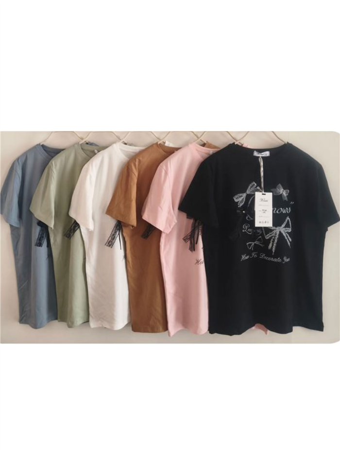 Locker sitzendes T-Shirt mit Krawatten