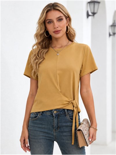 Camiseta lisa con nudo lateral