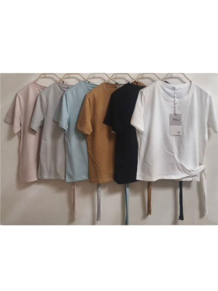 Einfarbiges T-Shirt mit seitlichem Knoten