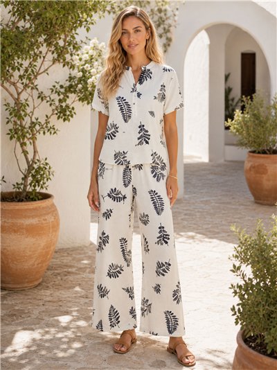 Conjunto blusa estampado hojas y pantalón