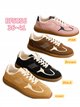 Zapatilla casual retro con paneles combinados