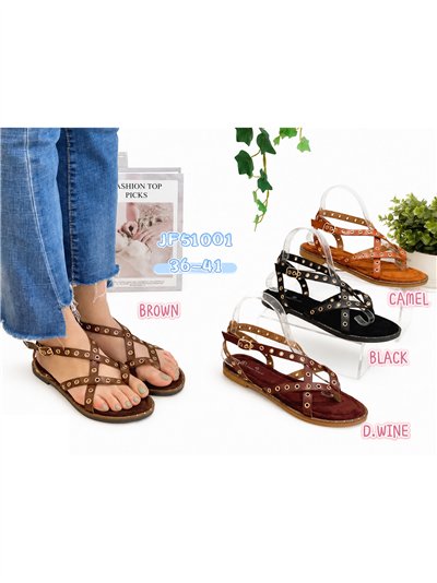 Sandalia plana con tiras y tachuelas 2