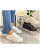 Zapatilla casual detalle bordado