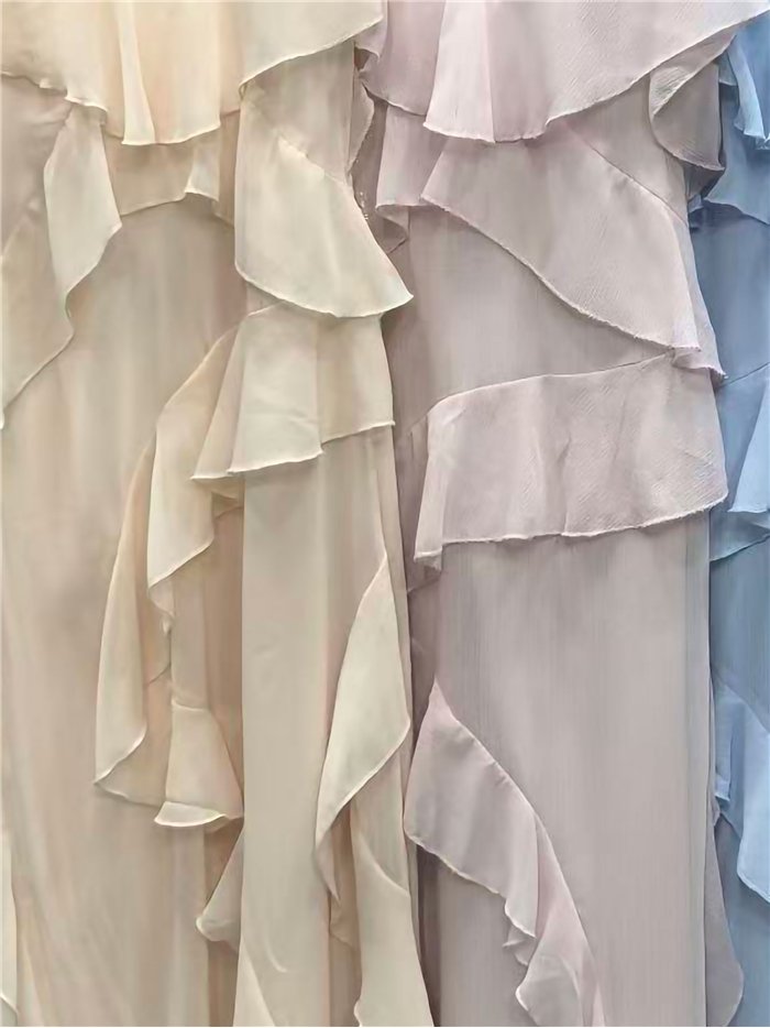 Chiffon-Midikleid mit Rüschen