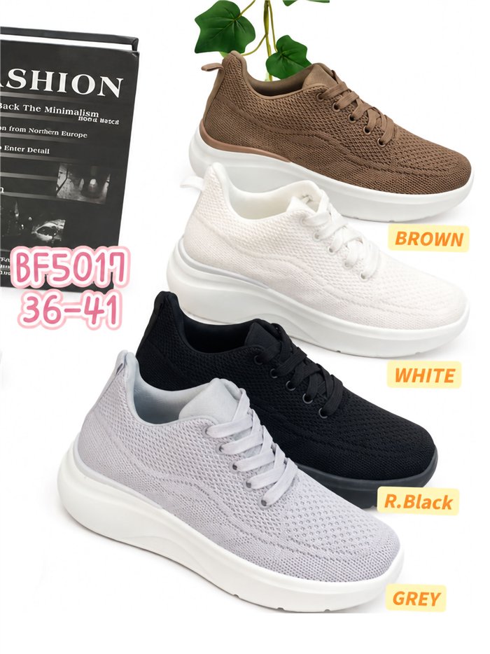 Zapatilla deportiva con cordones