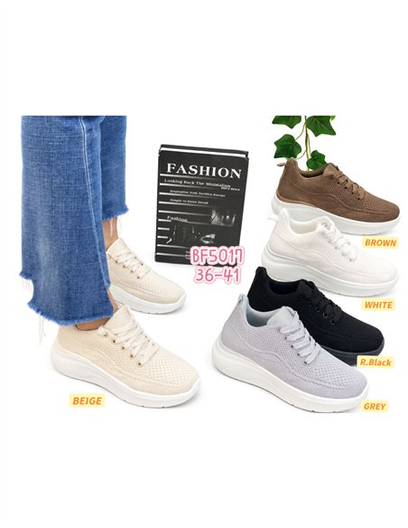 Zapatilla deportiva con cordones
