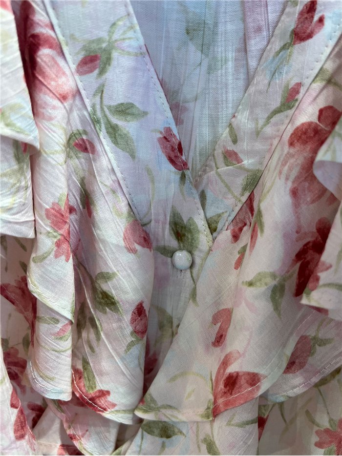 Blusa floral con volantes
