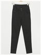 Pantalón superskinny botones