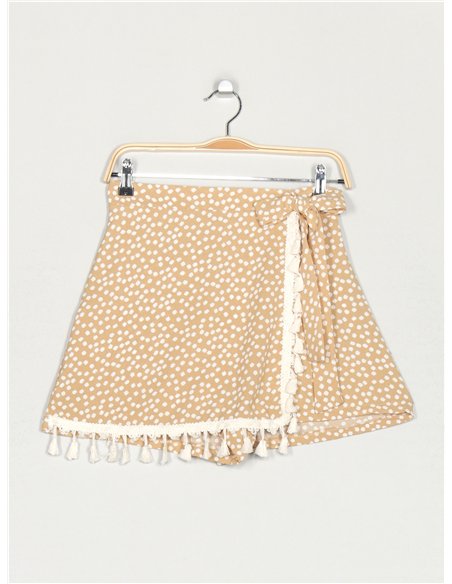 Short falda estampado borlas